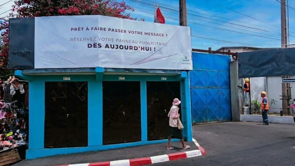 panneaux-au-dessus-du-box
